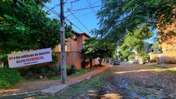 Vecinos de Los Mangales exigen frenar construcción de edificios