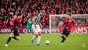 Libertad cae ante Paranaense y complica su pase a octavos