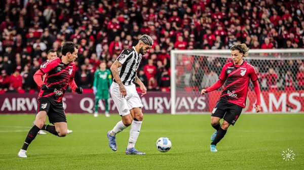 Libertad cae ante Paranaense y complica su pase a octavos
