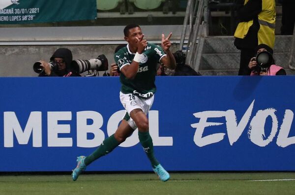 Palmeiras derrota al Emelec y mantiene su campaña perfecta en el Grupo A - Fútbol Internacional - ABC Color
