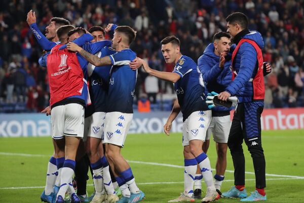 Vélez revive frente a un Nacional que deja pasar su oportunidad - Fútbol Internacional - ABC Color