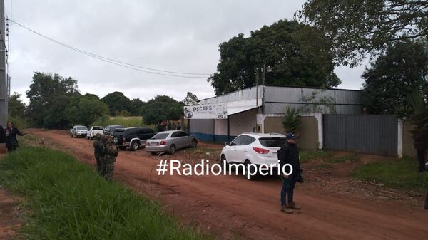 Allanan dos viviendas en seguimiento al atentado contra intendente y detienen a una mujer - Radio Imperio