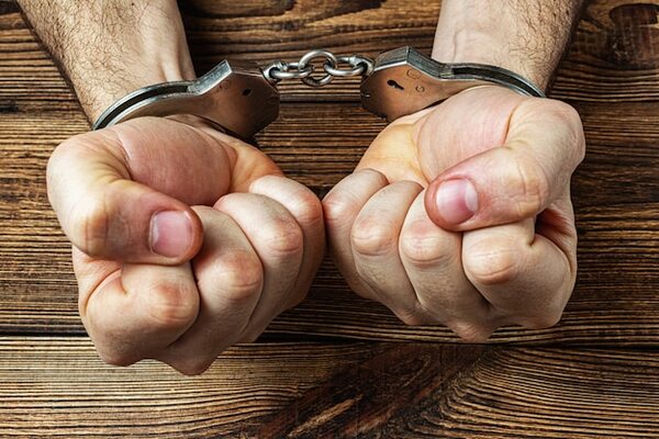 Diario HOY | Interpol detiene a dos alemanes en Caazapá
