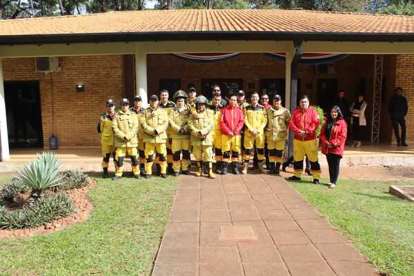Renuevan convenio de cooperación entre Comuna de CDE y Bomberos Voluntarios - La Clave
