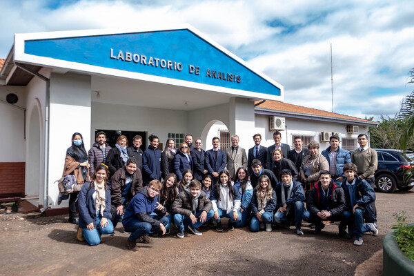 Con una inversión de USD 10.000, habilitan primer laboratorio para el análisis del agua - La Clave