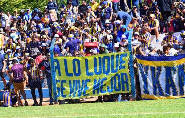 Atyreños suspenden clases para recibir a luqueños •