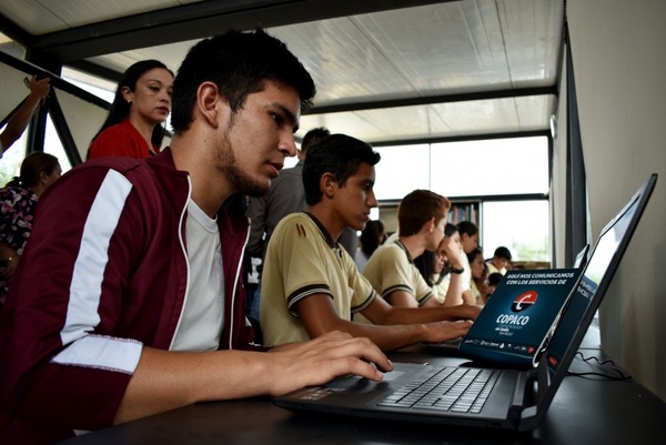 Diario HOY | El 77 % de la población paraguaya utiliza internet, según el INE