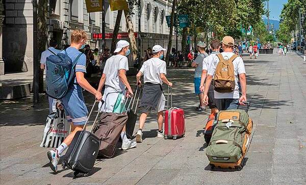 España dejará de exigir certificado de vacunación anticovid a turistas de fuera de la UE - .::Agencia IP::.