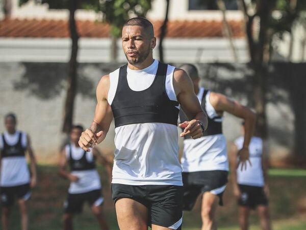 “Richard Ortiz no llega al superclásico, tiene para 15 días” - Olimpia - ABC Color