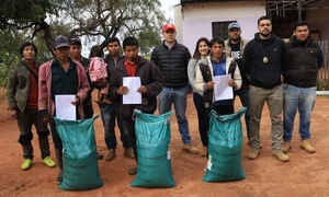 Indígenas de Caaguazú recibieron semillas para incursionar por primera vez en el cultivo de cáñamo - .::Agencia IP::.