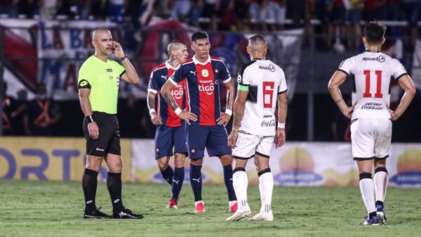 Eber Aquino y sus antecedentes pitando superclásicos