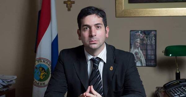 La Nación / Senado emite reconocimiento a la trayectoria del fiscal Marcelo Pecci
