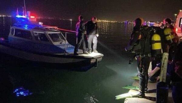 Quiso recrear la escena de Titanic y murió ahogado