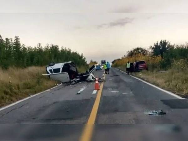 Crónica / Dos diplomáticos paraguayos heridos y un muerto dejó un choque frontal en la Argentina