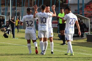 Versus / Luqueño triunfa en Atyrá y vuelve a la cima de la Intermedia - PARAGUAYPE.COM
