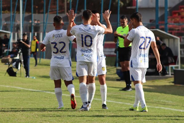 Versus / Luqueño triunfa en Atyrá y vuelve a la cima de la Intermedia - PARAGUAYPE.COM