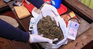 Desbaratan local de expendio de droga cerca de un colegio capitalino