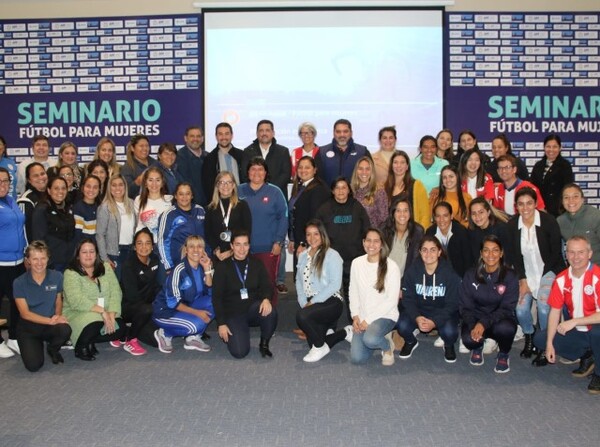 Punto final al seminario “Fútbol para Mujeres” - APF