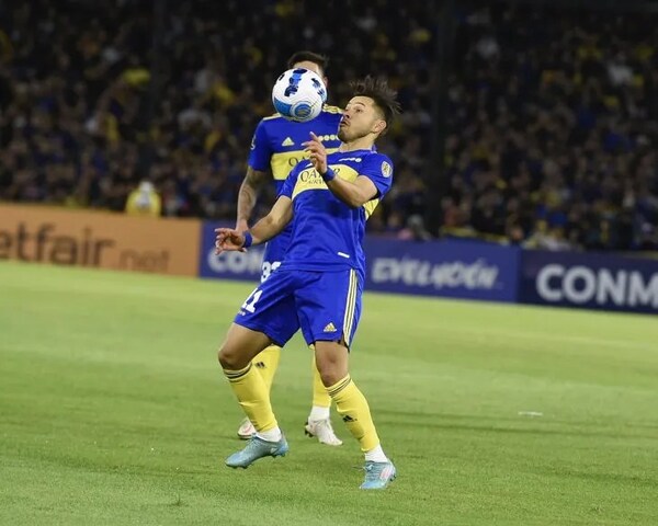 Óscar Romero sigue enamorando a los xeneizes