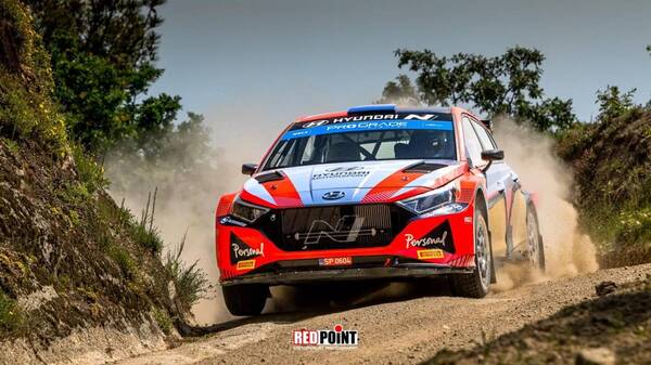 Crónica / El compatriota que ya brilla en el Mundial de Rally