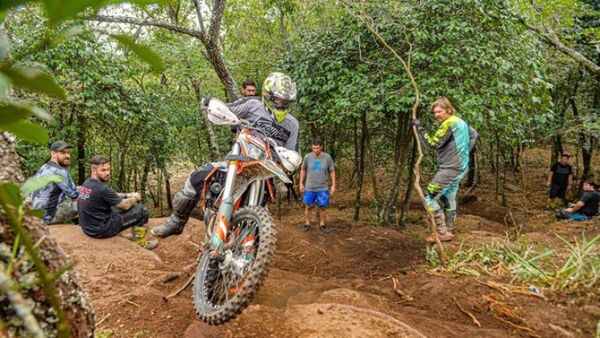 Show del enduro en Caaguazú