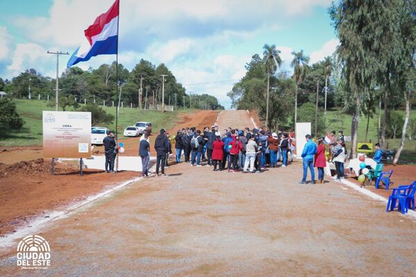 Inauguran empedrado de acceso al vertedero municipal de CDE - Noticde.com