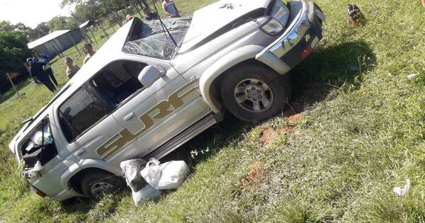 La Nación / Diplomáticos paraguayos sufren accidente en ruta