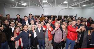 La Nación / Cartes pide dejar personalismos y ser “una gran familia colorada”