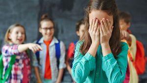Mamá querellada por denunciar bullying está por ir a juicio