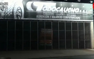 Joven muere al explotar neumático que estaba calibrando en gomería de San Lorenzo – Prensa 5
