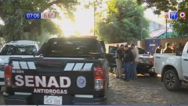 Detienen a mujer por presunta venta de droga frente a colegio de Asunción - PARAGUAYPE.COM