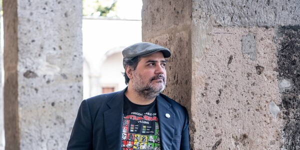 Escritores latinoamericanos miran a Cuba desde EE.UU. como "enviados especiales" - MarketData