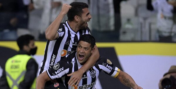 Con Alonso como titular, Atlético Mineiro firma un récord y avanza a octavos