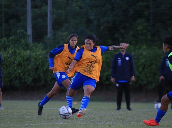 La Abirroja Femenina Absoluta activó a doble turno. - El Independiente