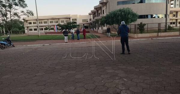 La Nación / Allanan casa de una abogada por atentado contra intendente de Pedro Juan