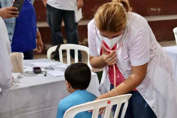 Crónica / Todito junto: Casos de chikungunya, influenza y virus sincitial van en aumento