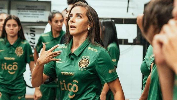 Crónica / Cañeó a peloteras olimpistas y ella le respondió “arriero inútil”