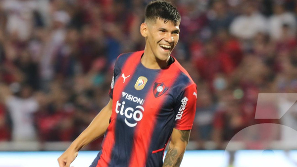 Crónica / [VIDEO] Así labura en su vuelta a las canchas Robert Morales