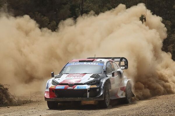 Evans lidera el Rally de Portugal, Ogier y Loeb abandonan - ABC Motor 360 - ABC Color