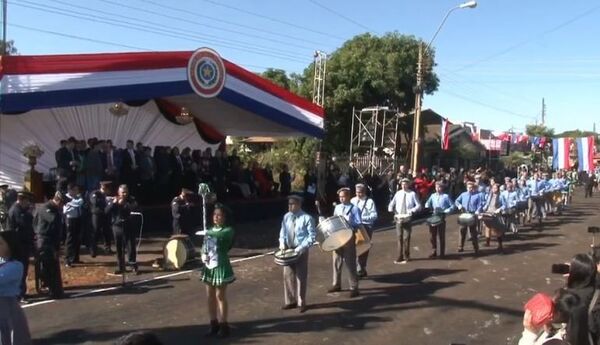 Comunidad de Minga Guazú participó hoy de su segundo desfile estudiantil - ABC en el Este - ABC Color