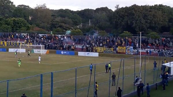 Barras de Luque no podrán entrar a estadios por 8 meses tras disturbios