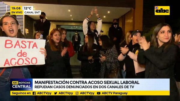 Manifestación de trabajadoras de prensa contra el acoso sexual y laboral frente a Canal 9 - SNT - ABC TV - ABC Color