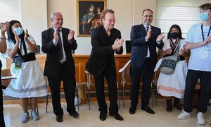 (VIDEO): Bono, cantante de U2 al ritmo de La Galopera