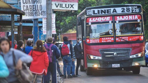 Reclaman que los buses chatarras circulan sin ningún control del VMT