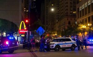 Tiroteo afuera de un McDonald’s en Chicago dejó dos muertos y ocho heridos