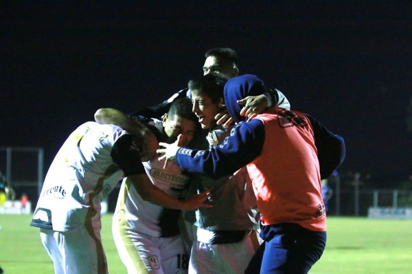 Tacuary sonríe en el clásico barriojarense | 1000 Noticias