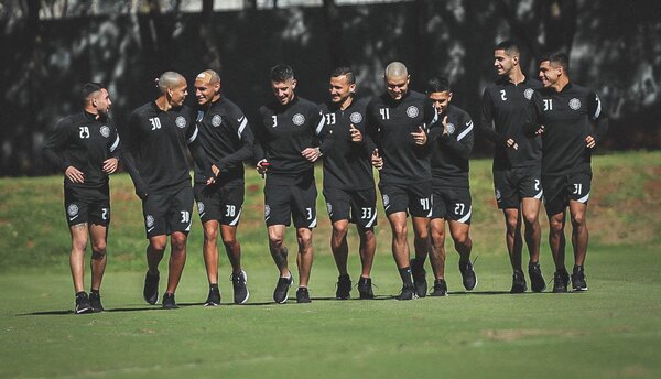 El juvenil con pasado en el fútbol europeo que concentrará en Olimpia para el clásico