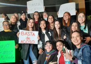 Periodistas se manifestaron frente al SNT por un trabajo libre de acoso sexual - El Independiente