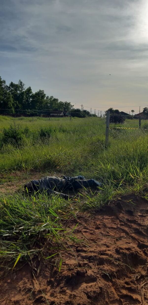Hallan cadáver de un hombre al costado de la ruta
