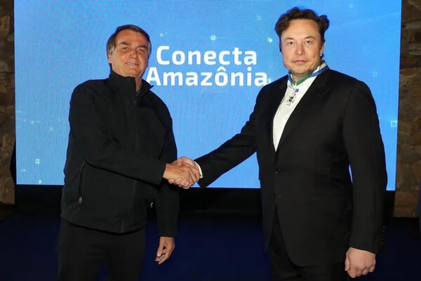 Bolsonaro y Musk con proyecto para llevar internet a la selva amazónica | OnLivePy